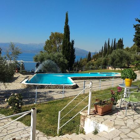 Hotel Theasis Paralia Sergoulas エクステリア 写真
