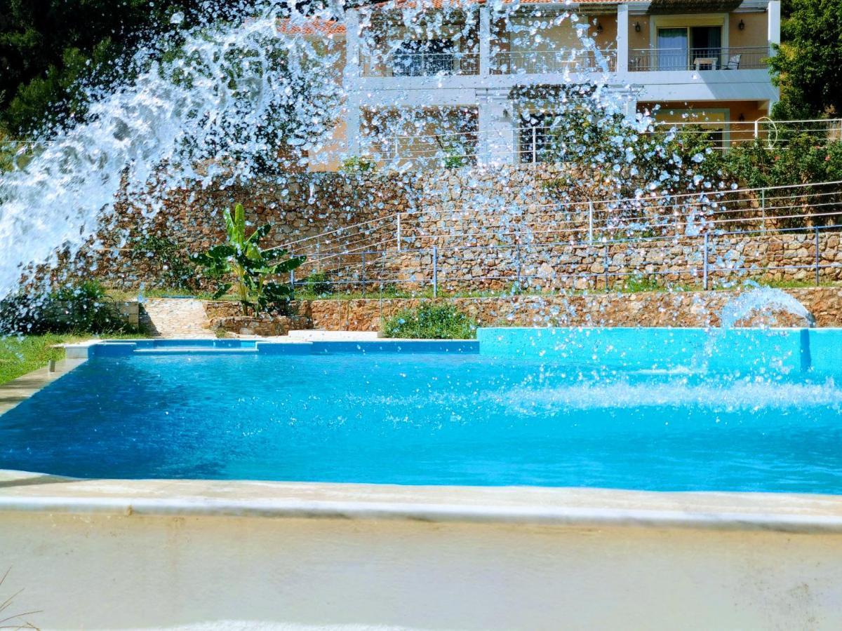 Hotel Theasis Paralia Sergoulas エクステリア 写真
