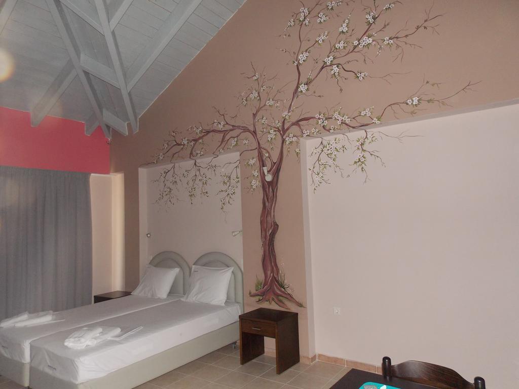 Hotel Theasis Paralia Sergoulas 部屋 写真