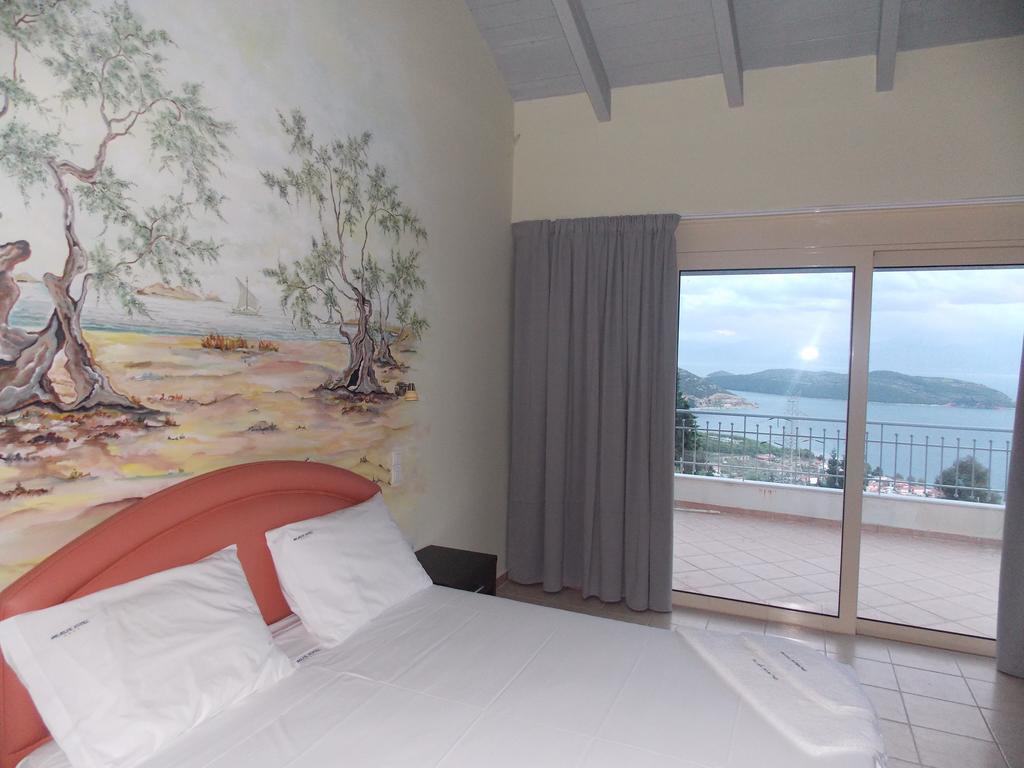 Hotel Theasis Paralia Sergoulas 部屋 写真